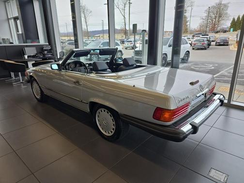 1988 Mercedes-Benz SL-Class 560SL