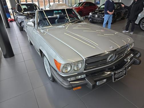 1988 Mercedes-Benz SL-Class 560SL