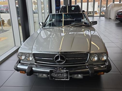 1988 Mercedes-Benz SL-Class 560SL