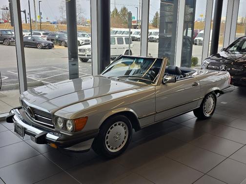 1988 Mercedes-Benz SL-Class 560SL