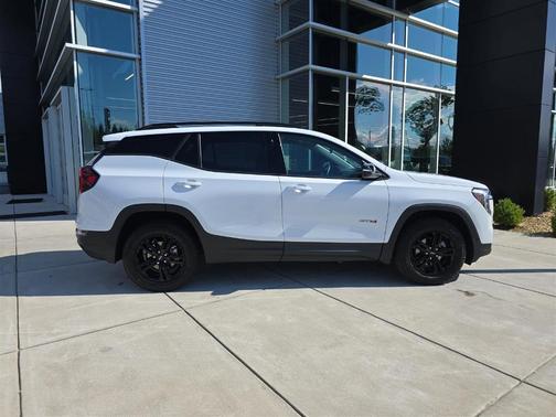 2023 GMC Terrain AT4