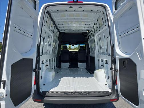 2025 Mercedes-Benz Sprinter 2500 Standard Roof
