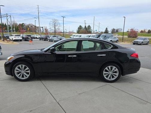2011 INFINITI M37 Base