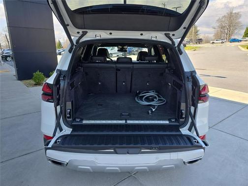 Alpine White 2024 BMW X5 PHEV xDrive50e