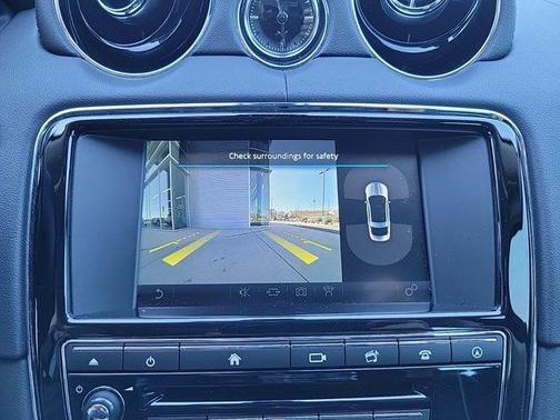 Photo 3 of 42 of 2017 Jaguar XJ XJ R-Sport