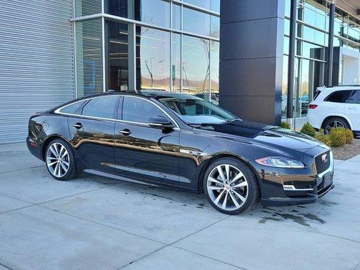 Photo 2 of 42 of 2017 Jaguar XJ XJ R-Sport