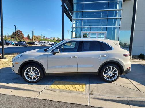 2022 Porsche Cayenne 