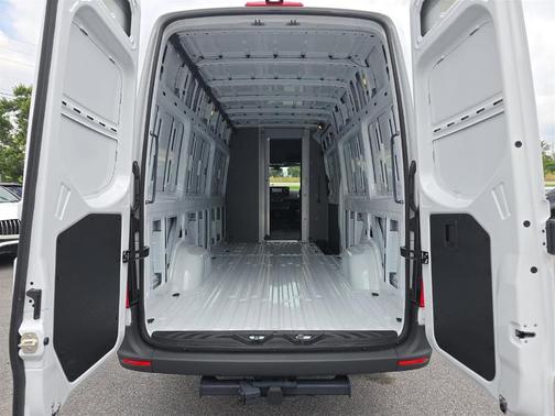 2025 Mercedes-Benz Sprinter 2500 High Roof