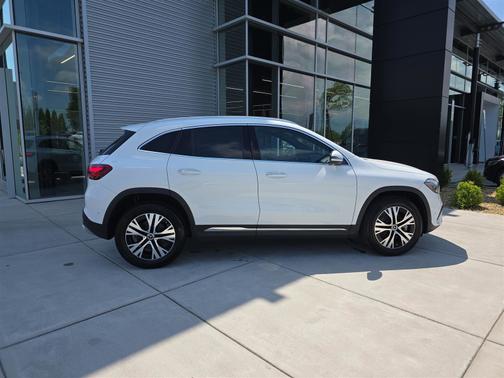 2025 Mercedes-Benz GLA 250
