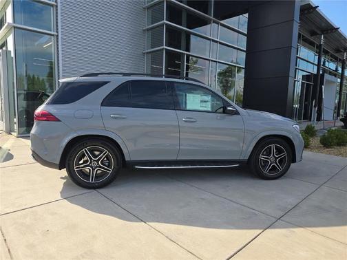 MANUFAKTUR Alpine Grey 2026 Mercedes-Benz GLE 450 4MATIC
