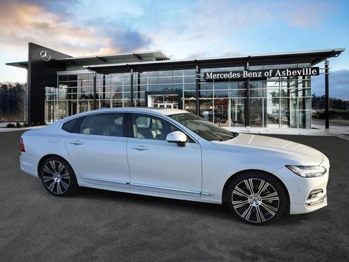 2022 Volvo S90 B6 Inscription
