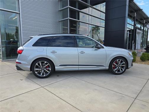 2024 Audi SQ7 4.0T Premium Plus