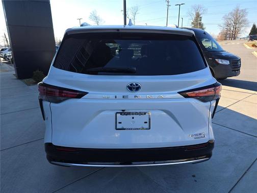 2024 Toyota Sienna Platinum 7 Passenger