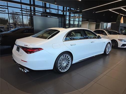 2026 Mercedes-Benz AMG S 63 E Base