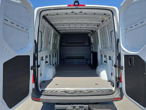 2025 Mercedes-Benz Sprinter 2500 Standard Roof