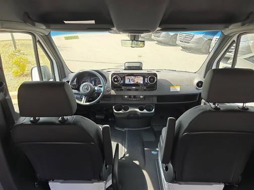 2025 Mercedes-Benz Sprinter 2500 Standard Roof