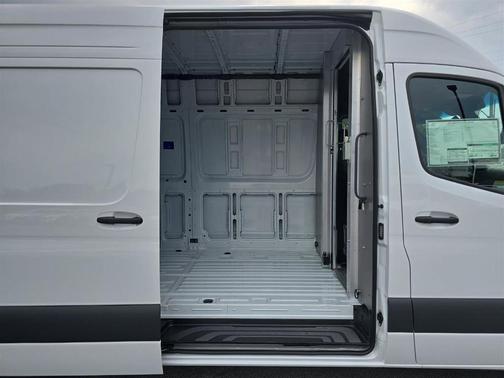 2025 Mercedes-Benz Sprinter 2500 High Roof