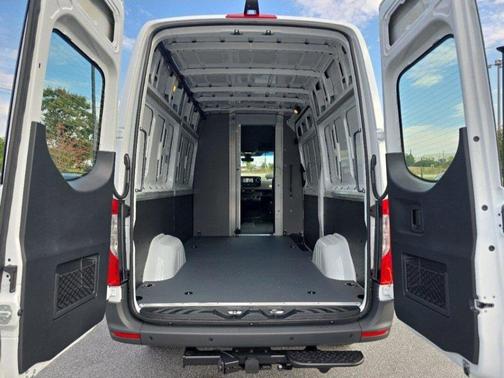 2026 Mercedes-Benz Sprinter 2500 ROOF DIESEL