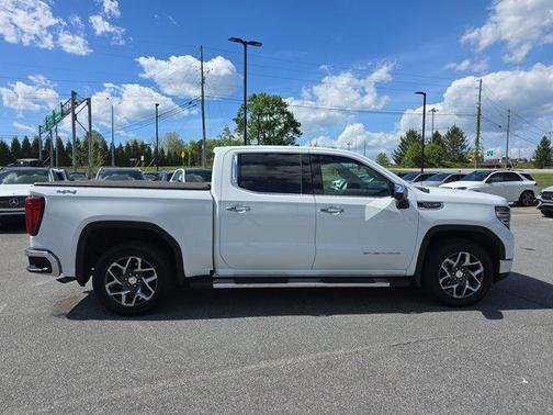 Summit White 2023 GMC Sierra 1500 SLT