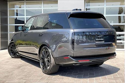 2025 Land Rover Range Rover P400 SE 7 Seat