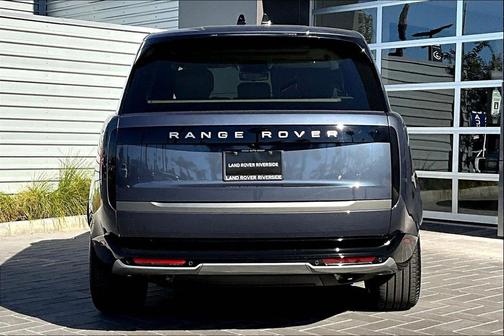 2025 Land Rover Range Rover P400 SE