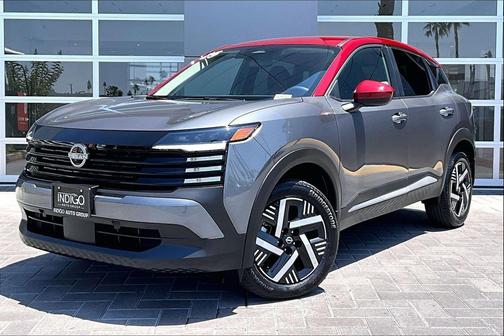 Gun Metallic/Scarlet Ember Tintcoat 2025 Nissan Kicks SV