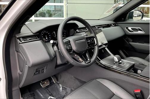 2026 Land Rover Range Rover Velar P250 SE R-Dynamic