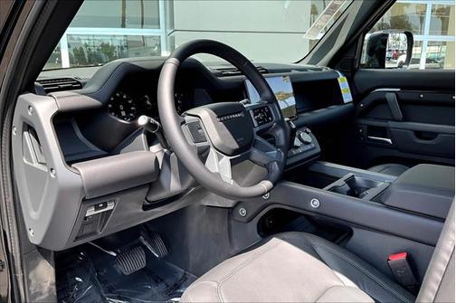 2025 Land Rover Defender 110 P400 S