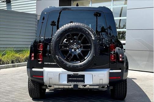 2025 Land Rover Defender 110 P400 S