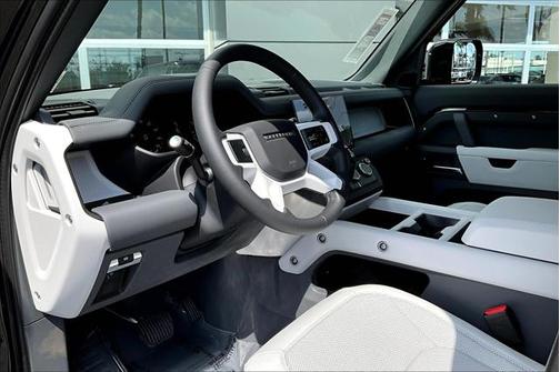 2025 Land Rover Defender 110 P400 X-Dynamic SE
