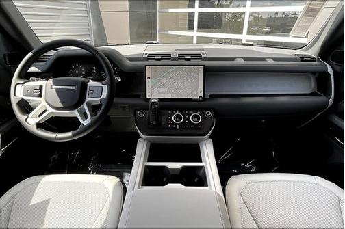2025 Land Rover Defender 110 P400 X-Dynamic SE