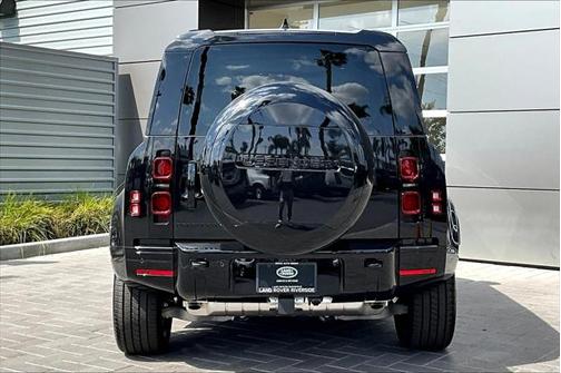 2025 Land Rover Defender 110 P400 X-Dynamic SE