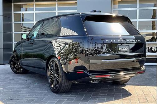 2025 Land Rover Range Rover P530 SE 7 Seat