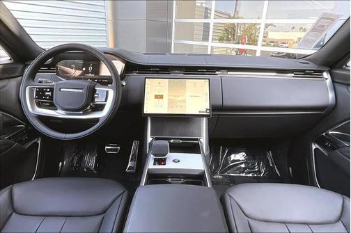 2025 Land Rover Range Rover P530 SE 7 Seat