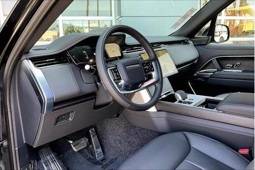 2025 Land Rover Range Rover P530 SE 7 Seat
