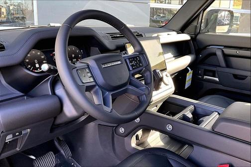 2026 Land Rover Defender P400 X-Dynamic SE