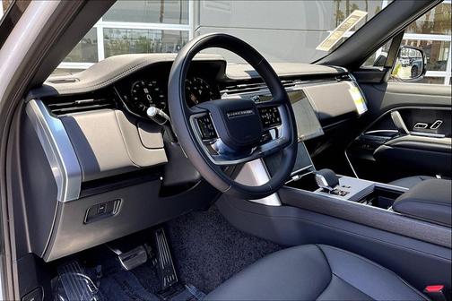 2025 Land Rover Range Rover P530 SE