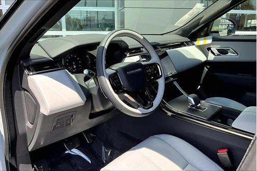 2026 Land Rover Range Rover Velar P400 Dynamic SE