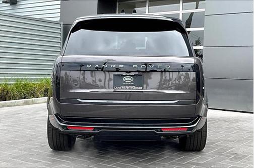 2025 Land Rover Range Rover P530 SE 7 Seat