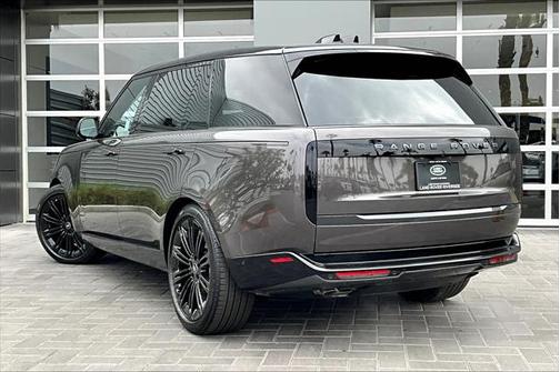 2025 Land Rover Range Rover P530 SE 7 Seat