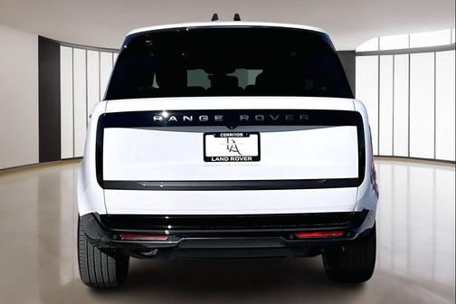 2025 Land Rover Range Rover SE