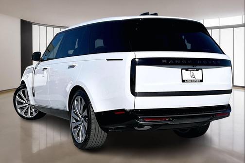 2025 Land Rover Range Rover SE