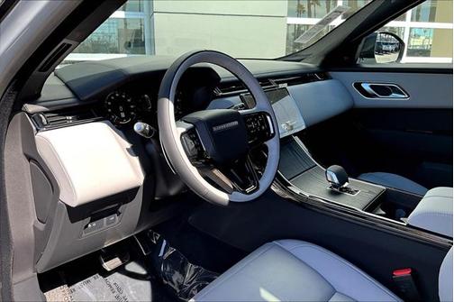2026 Land Rover Range Rover Velar P250 SE R-Dynamic