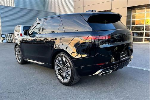 2025 Land Rover Range Rover Sport SE
