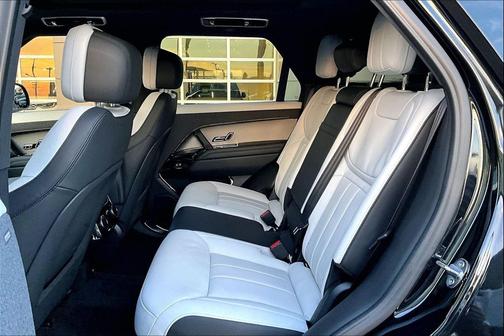 2025 Land Rover Range Rover Sport SE