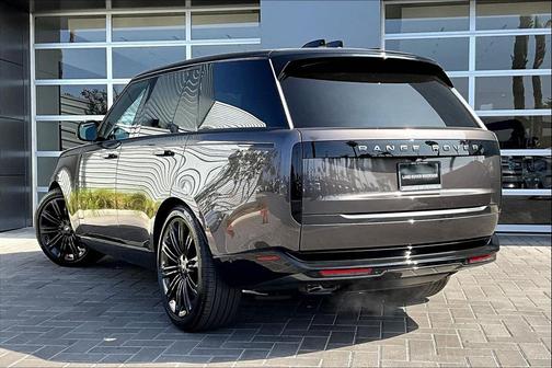 2025 Land Rover Range Rover P530 SE
