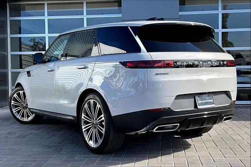2025 Land Rover Range Rover Sport SE