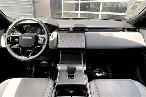 2026 Land Rover Range Rover Velar P250 SE R-Dynamic
