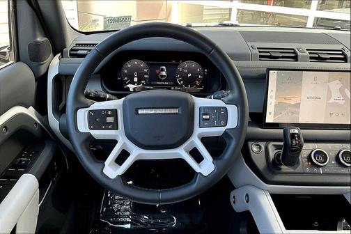 2025 Land Rover Defender 110 P400 X-Dynamic SE
