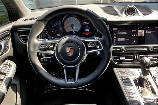 2021 Porsche Macan Base